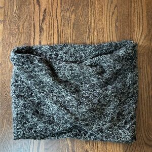 Cozy Gray Knit Scarf
